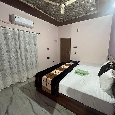 Manoj Homestay Хампи Екстериор снимка