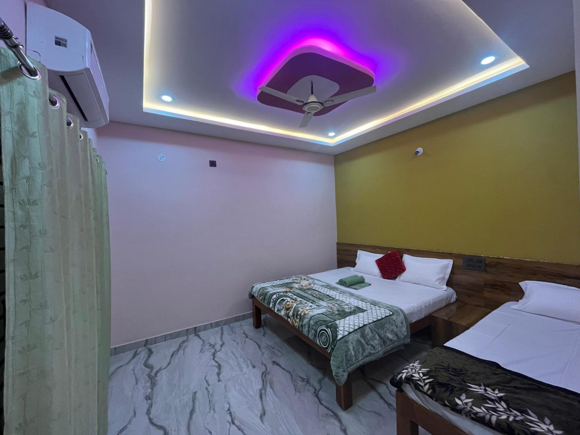 Manoj Homestay Хампи Екстериор снимка