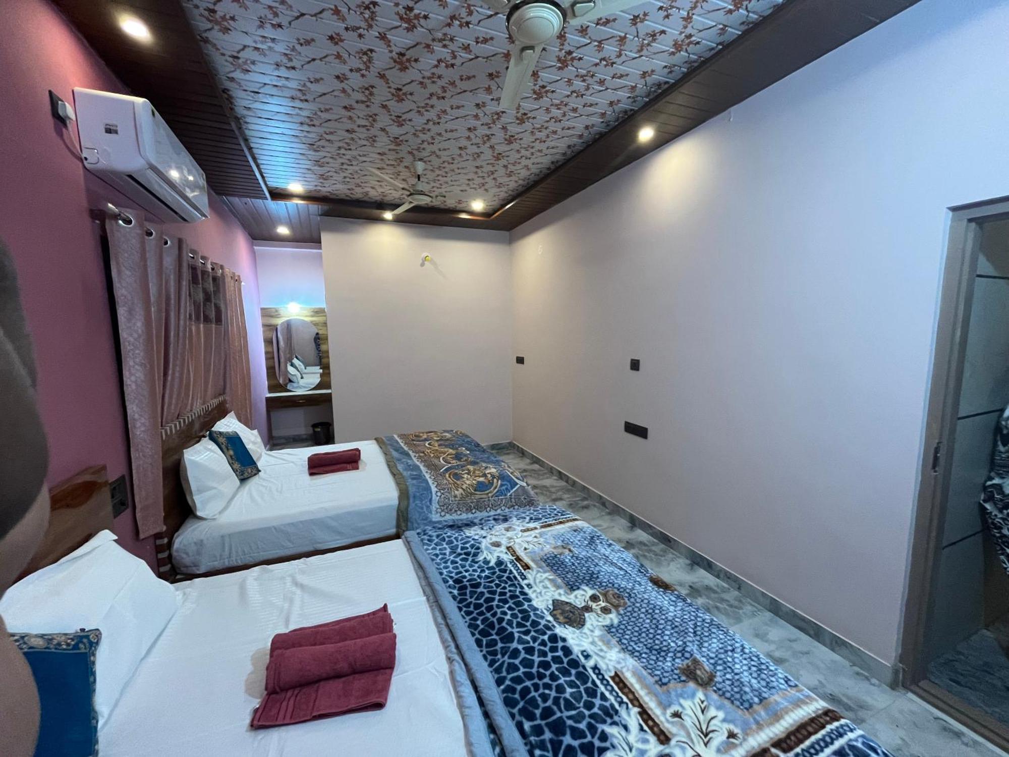 Manoj Homestay Хампи Екстериор снимка