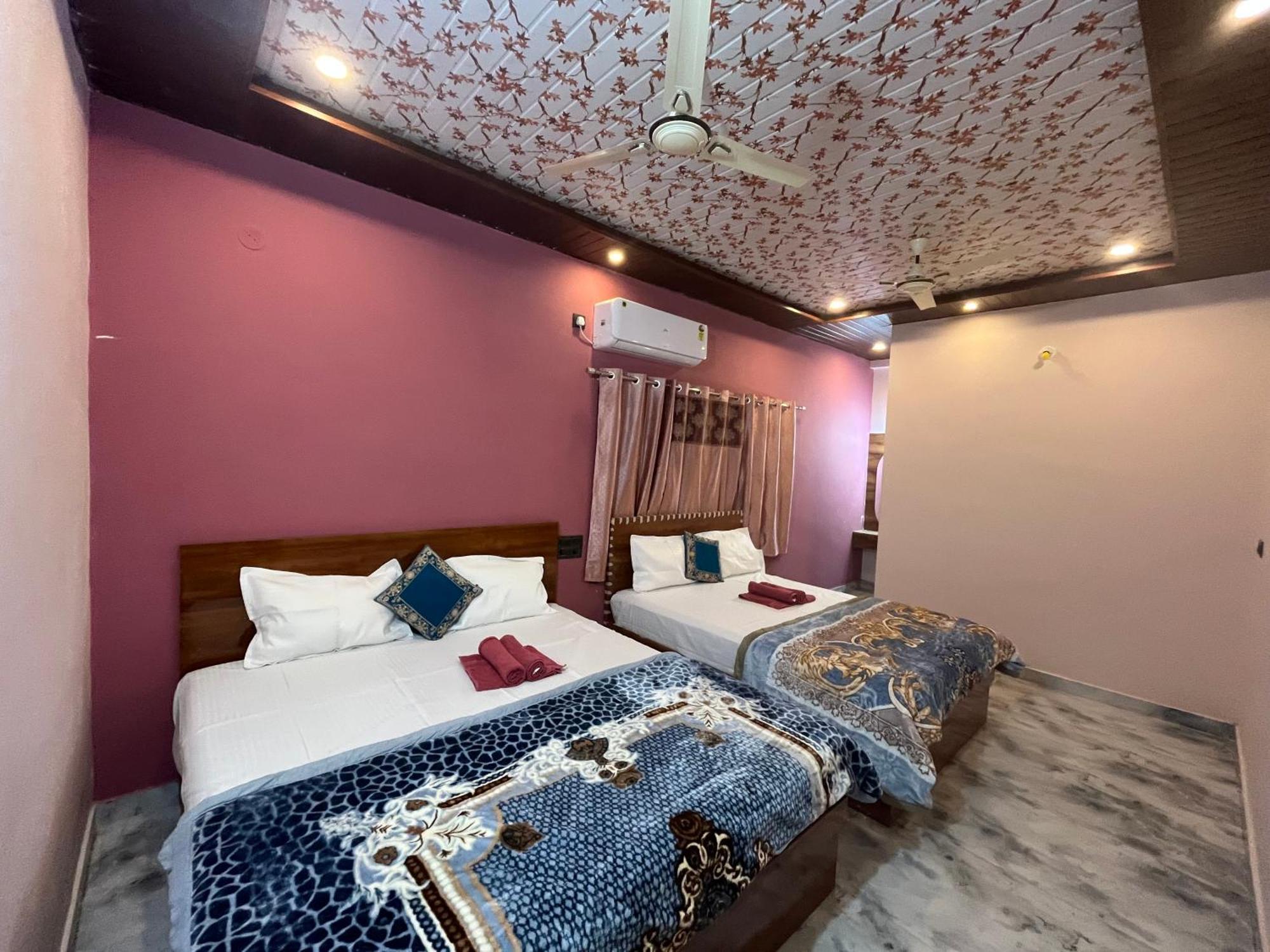 Manoj Homestay Хампи Екстериор снимка