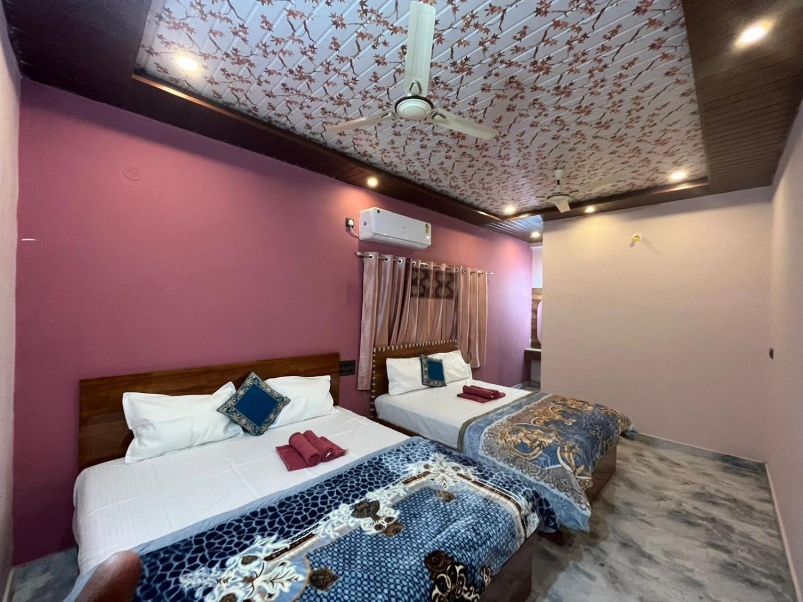 Manoj Homestay Хампи Екстериор снимка