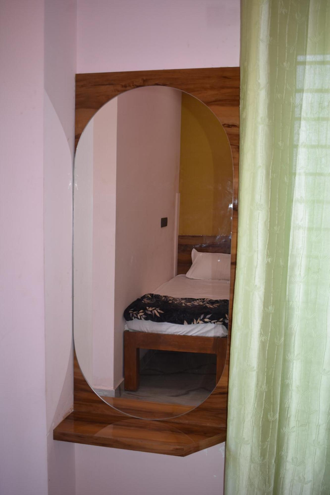 Manoj Homestay Хампи Екстериор снимка