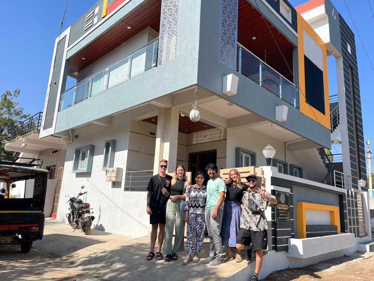 Manoj Homestay Хампи Екстериор снимка
